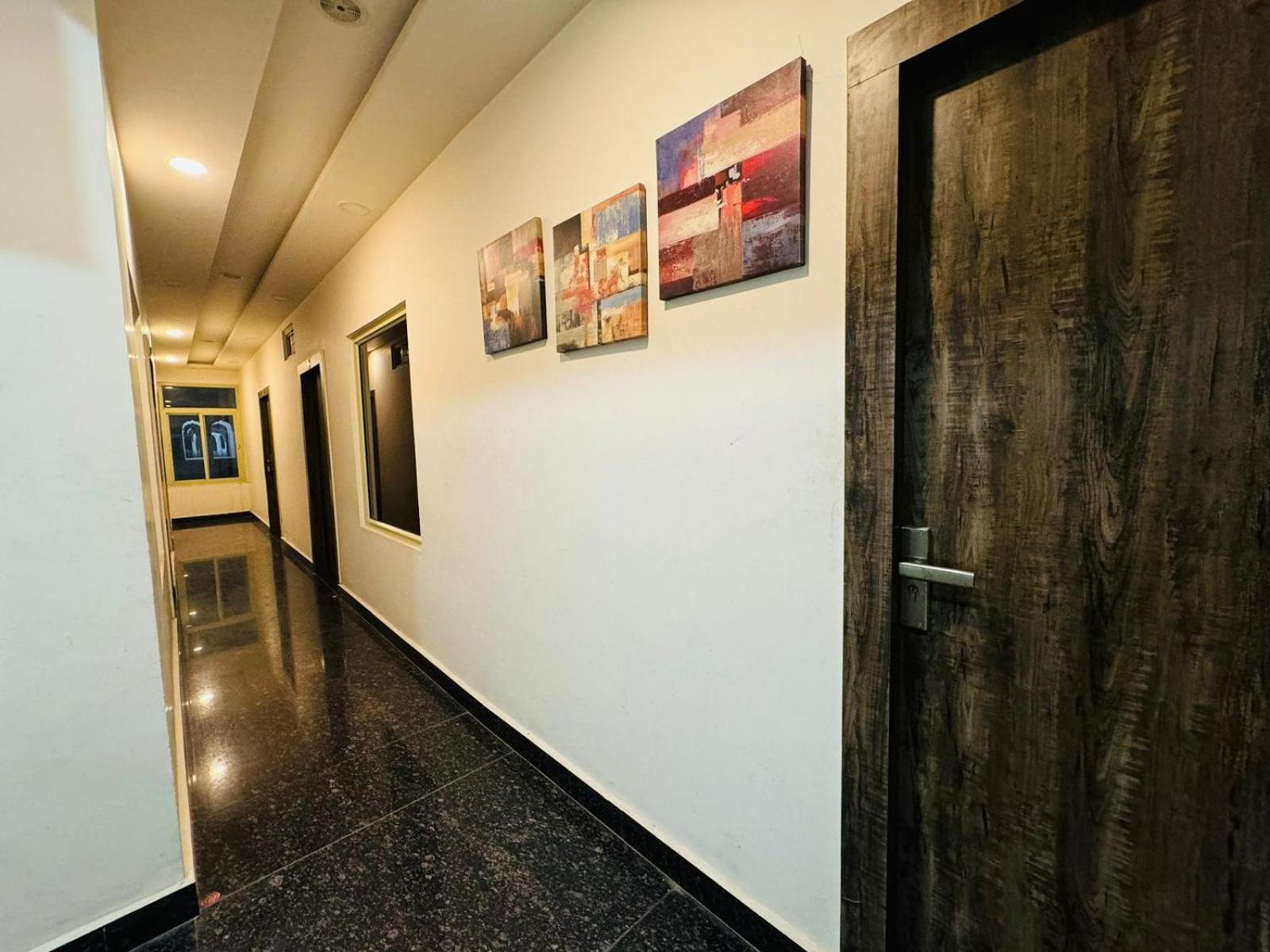 Hotel Pearl Inn Rudrapur Eksteriør billede
