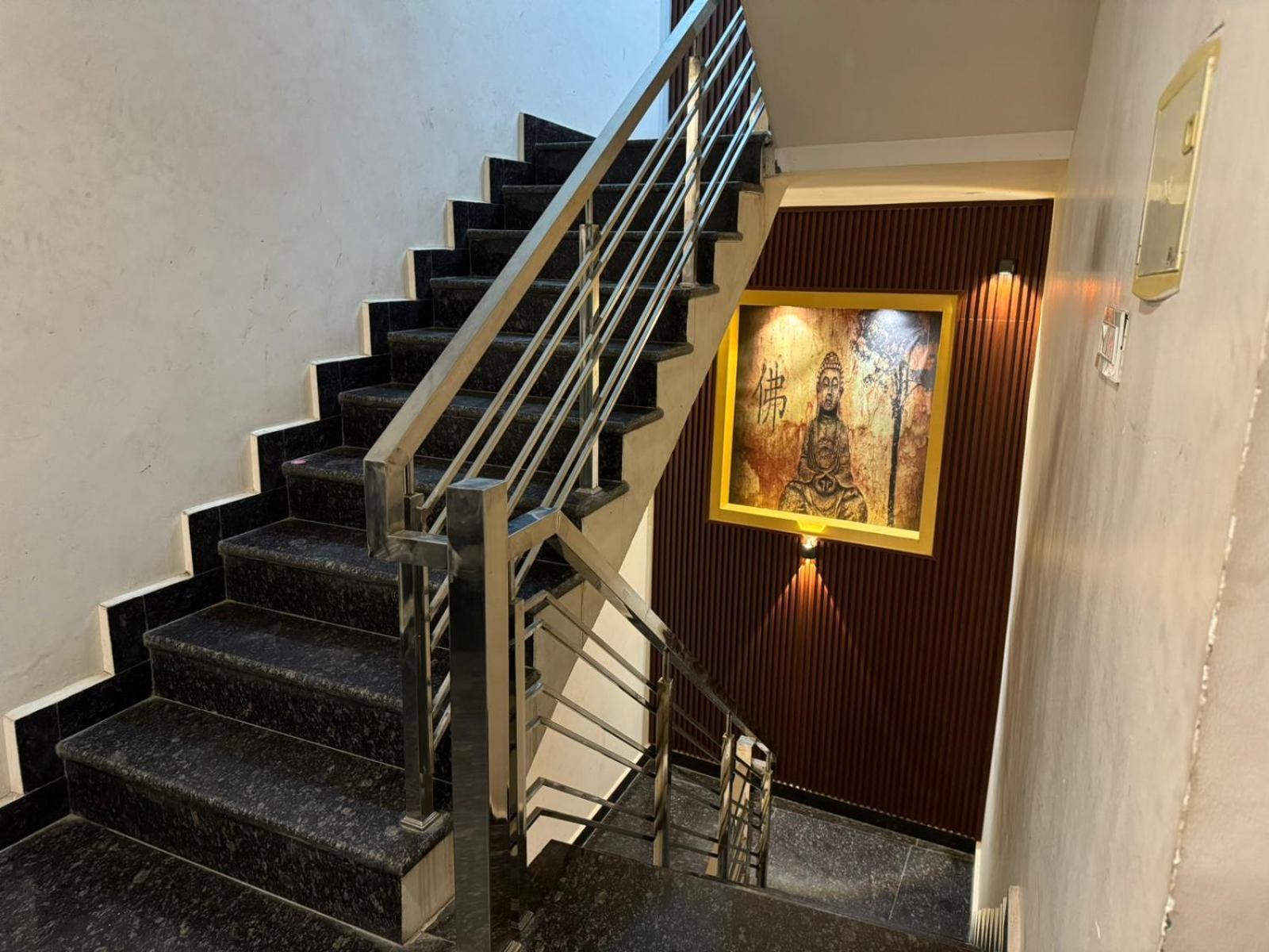 Hotel Pearl Inn Rudrapur Eksteriør billede