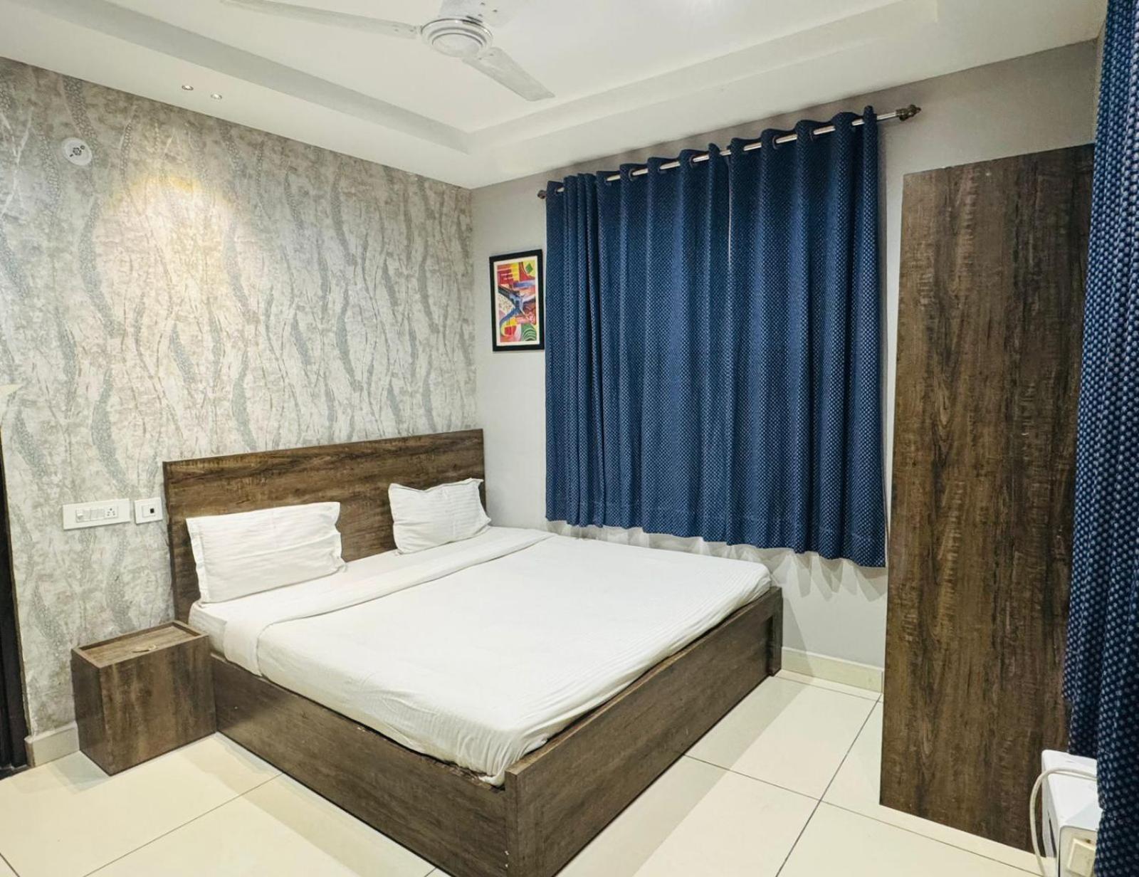 Hotel Pearl Inn Rudrapur Eksteriør billede
