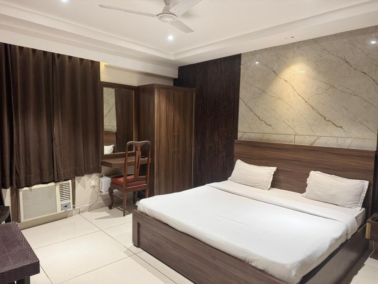 Hotel Pearl Inn Rudrapur Eksteriør billede