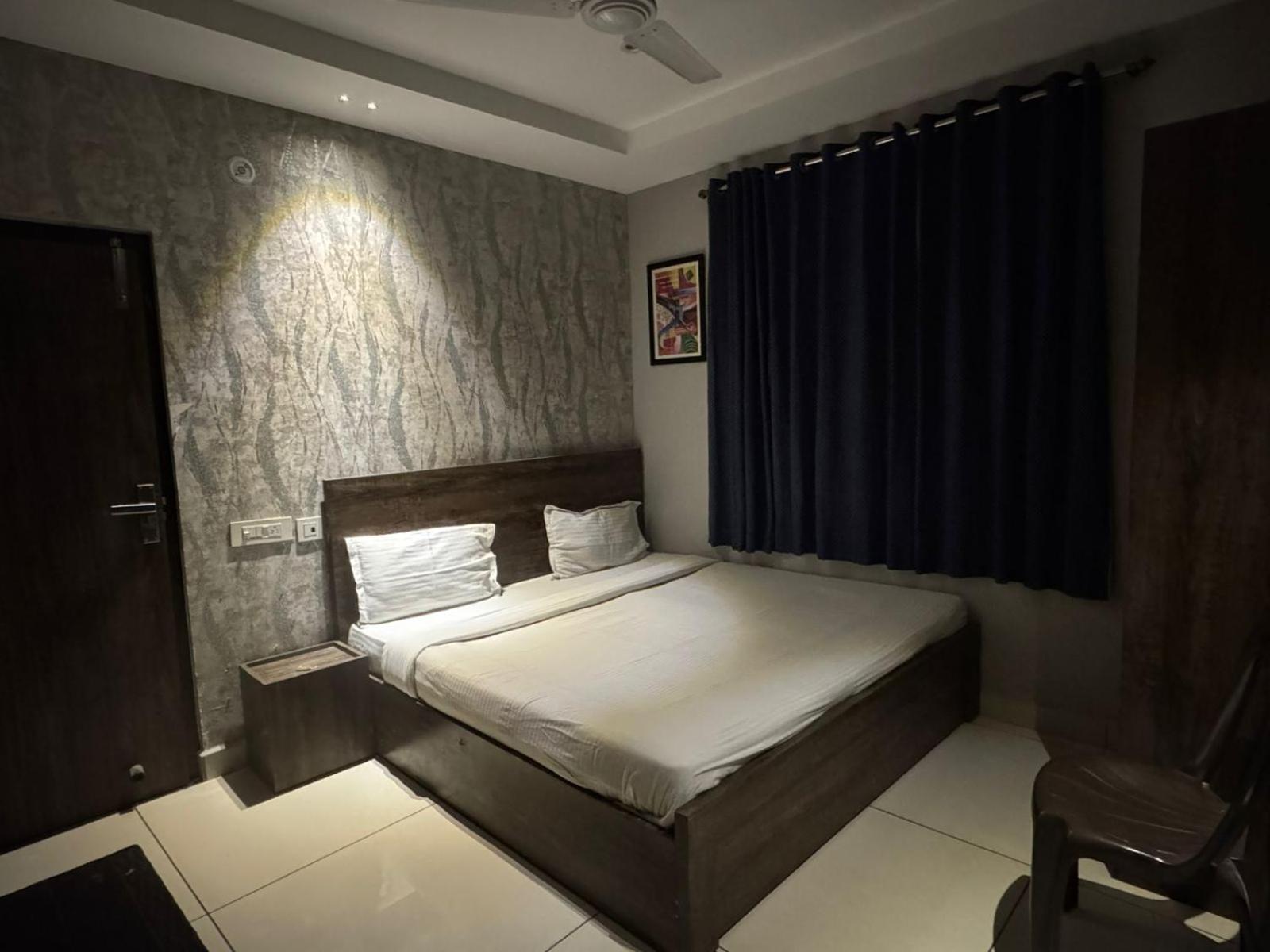 Hotel Pearl Inn Rudrapur Eksteriør billede