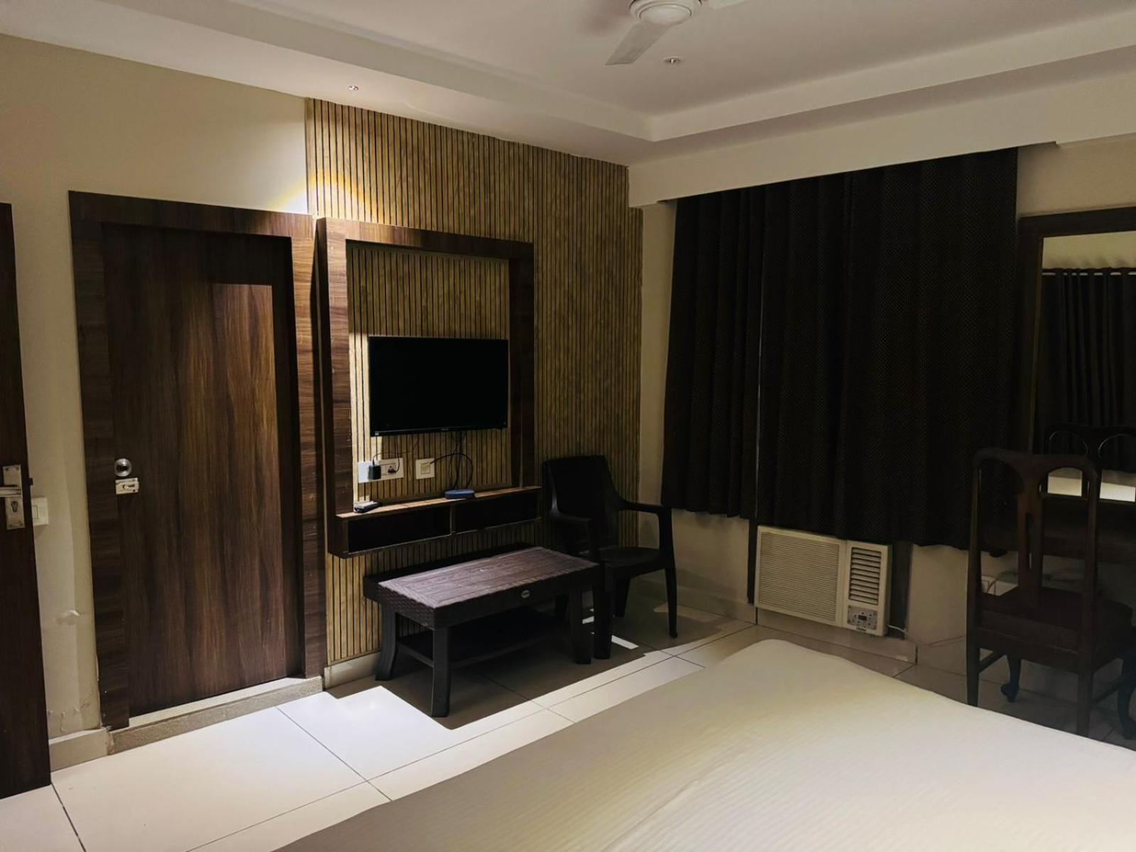 Hotel Pearl Inn Rudrapur Eksteriør billede